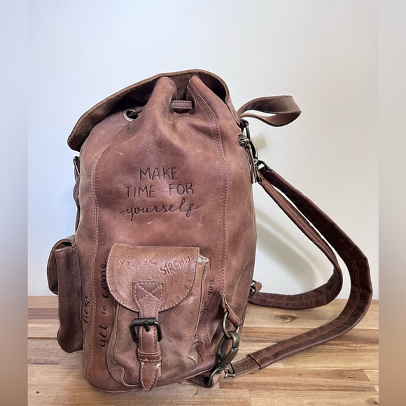 Aikana Traveler Leather Backpack - Picture 4 of 10